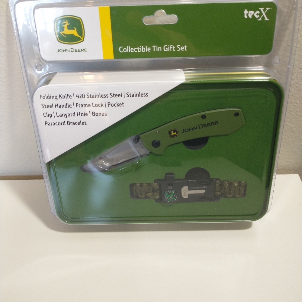 Tec X John Deere Folding Knife Collectible Tin Gift Set